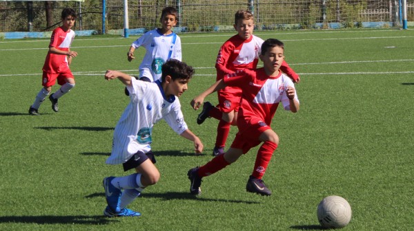 ΤΟΥΡΝΟΥΑ Κ10 - ΕΥΒΟΙΑ: Τα πιτσιρίκια μπήκαν στο γήπεδο για την επίσημη έναρξη