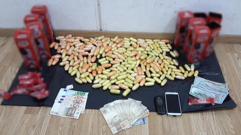 Τρανσέξουαλ μετέφερε σοκαλάτες με κοκαΐνη!