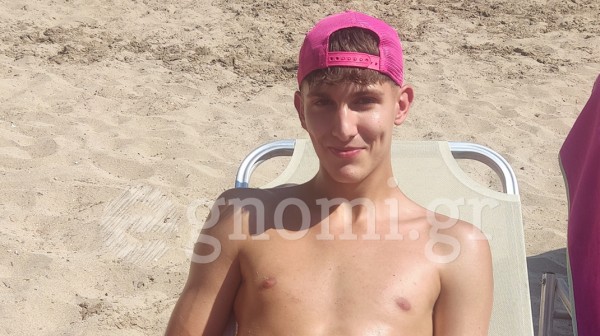 Ο Τάσος Νερούτσος πριν τη θάλασσα πάει γυμναστήριο και ...φαίνεται