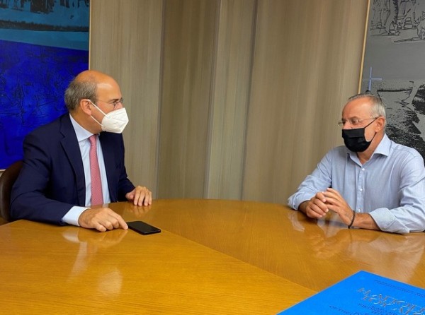 ΖΕΜΠΙΛΗΣ ΣΕ ΧΑΤΖΗΔΑΚΗ: Να απλωθεί δίχτυ κοινωνικής προστασίας στη Βόρειο Εύβοια