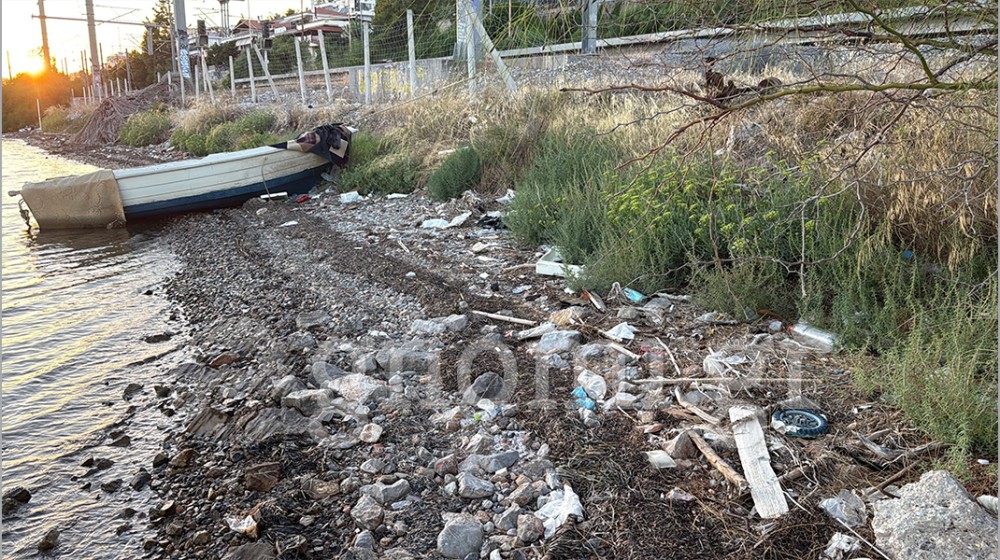 ΧΑΛΚΙΔΑ: Σκουπιδότοπος η προβλήτα της Ούλεν (ΦΩΤΟ)