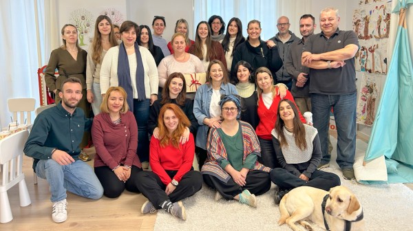 TSONIDIS SCHOOLS: Εκοψαν την πρωτοχρονιάτικη πίτα με πολλά χαμόγελα!