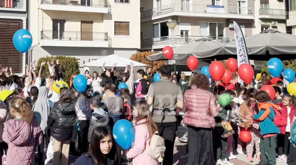 ΧΑΛΚΙΔΑ: Μαθητές έστειλαν Χριστουγεννιάτικο μήνυμα υπέρ των ΑμεΑ (VIDEO)
