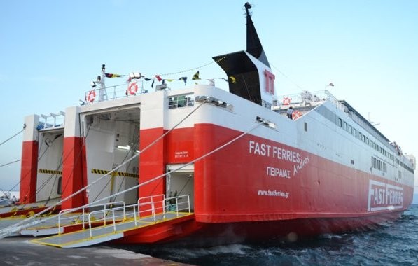 Με πιστοποιητικό εμβολιασμού ή αρνητικό τεστ οι μετακινήσεις στα νησιά - Εξαιρείται η Εύβοια