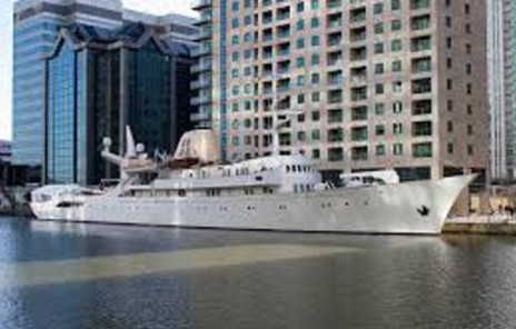 Ξεπουλάνε και τη XPIΣTINA του Ωνάση