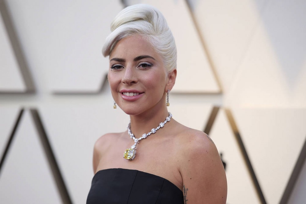 Εβρισε τους θαυμαστές της η Lady Gaga: Αντε γαμ@@@τε!