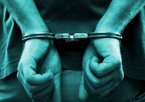 Eπιασαν τον 25χρονο που παρενοχλούσε γυναίκες που φορούσαν κολάν και τακούνια