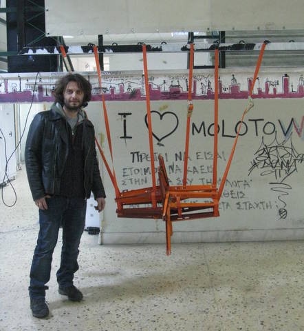 Ταξιδεύουν σε Ιωάννινα και Καλαμάτα τα έργα του Γιώργου Κεβρεκίδη