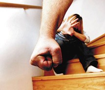 Πατέρας χτύπησε την κόρη του με ξύλινη κουτάλα επειδή άργησε από το σχολείο