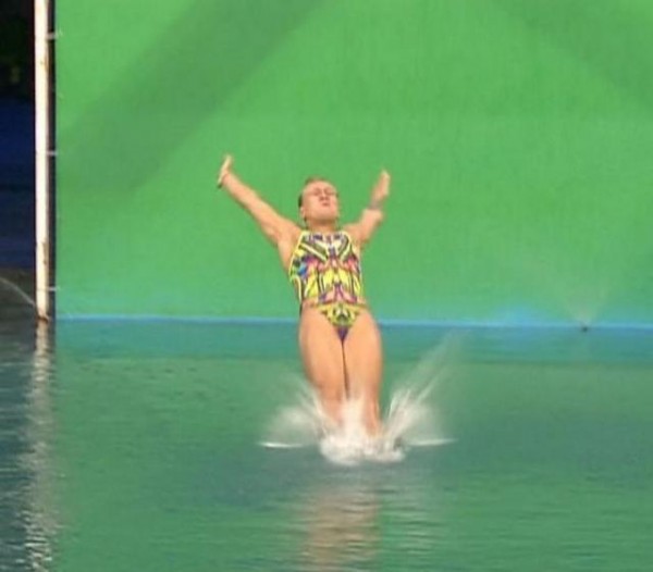 Κατάδυση για κλάματα από τη Ρωσίδα Ναντέζντα Μπαζίνα (video)