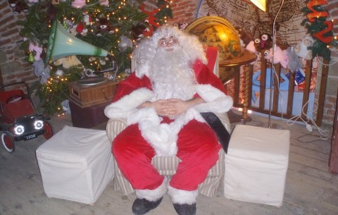 Το Βασίλειο του Άη Βασίλη στην πλατεία της Κύμης