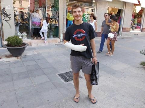 Πήγε τραυματίας να αλλάξει το δώρο του