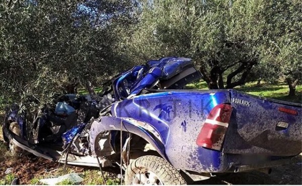 16χρονος καρφώθηκε με αγροτικό αυτοκίνητο σε ελιά και έχασε τη ζωή του