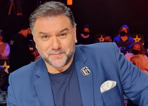 Απίστευτη αποκάλυψη Αρναούτογλου: Με απατούσε και πήρε κατά λάθος τηλέφωνο την ώρα της…πράξης!