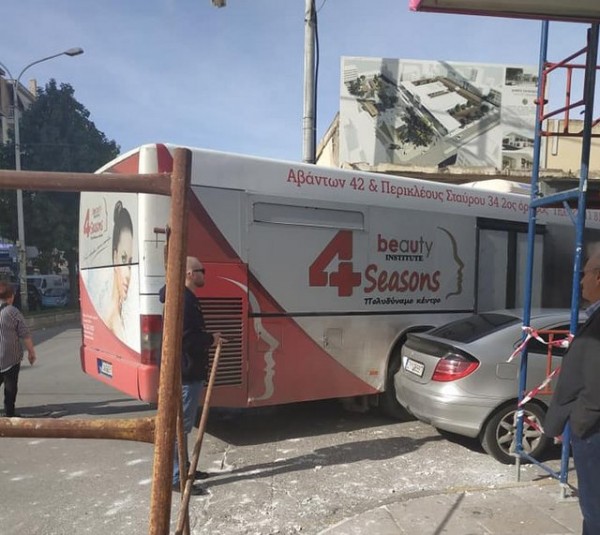 ΧΑΛΚΙΔΑ: Κυκλοφοριακό κομφούζιο από παρκαρισμένο ΙΧ