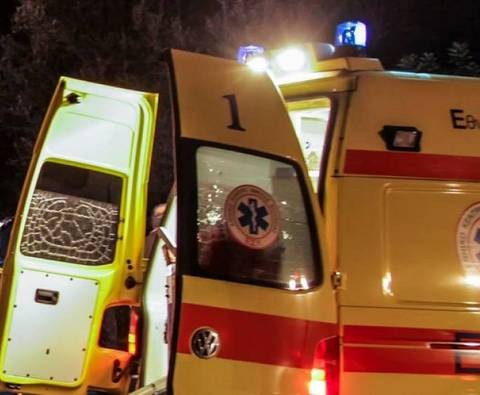 Σχηματάρι: Ηλικιωμένος οδηγός πέρασε στο αντίθετο ρεύμα και συγκρούστηκε με ασθενοφόρο