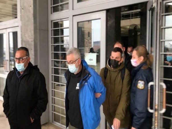 Στάθης Παναγιωτόπουλος: Ελεύθερος με περιοριστικούς όρους, αλλά επιστρέφει στα κρατητήρια (VIDEO)