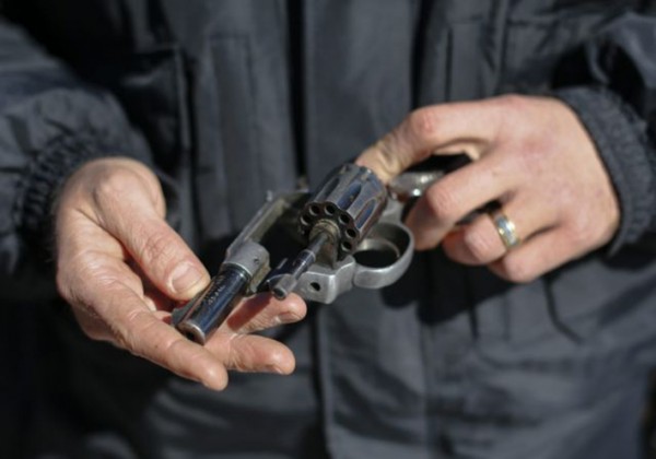 Διαρρήκτες έκλεψαν το όπλο αστυνομικού