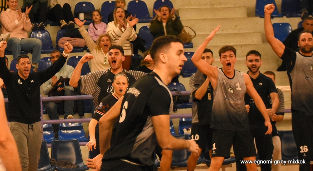 ΣΥΛΛΑΣ-ΛΟΚΡΟΣ: Τα στιγμιότυπα από τον αγωνιστικό χώρο, την εξέδρα και τις απονομές