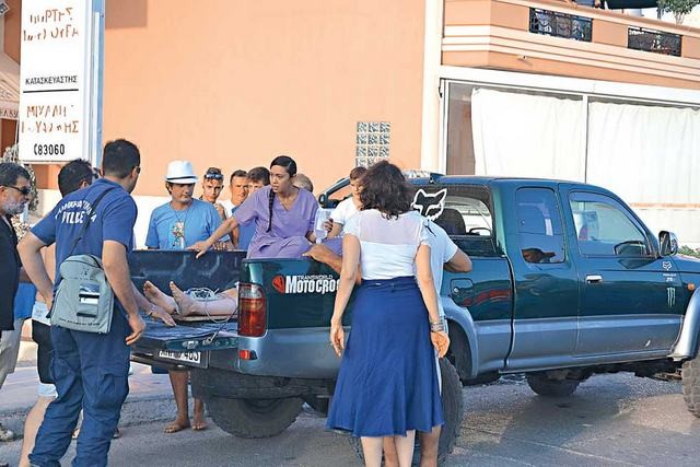 Μετέφεραν τραυματισμένη τουρίστρια σε καρότσα αγροτικού!
