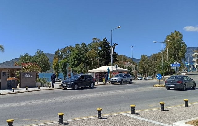 ΧΑΛΚΙΔΑ: Έλεγχοι από το Λιμεναρχείο στην είσοδο από την παλιά γέφυρα το πρωί της Πρωτομαγιάς