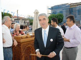 Αναψε κεράκι ο Σίμος