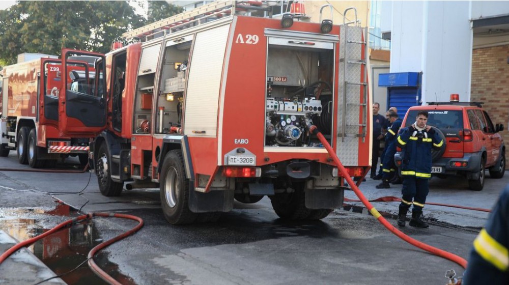 ΨΑΧΝΑ: Άρπαξε φωτιά στο δώμα κατοικίας το απόγευμα της Πέμπτης