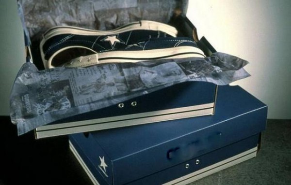 Είχαν στο αμάξι δήθεν επώνυμες μάρκες παπουτσιών με πλαστά σήματα