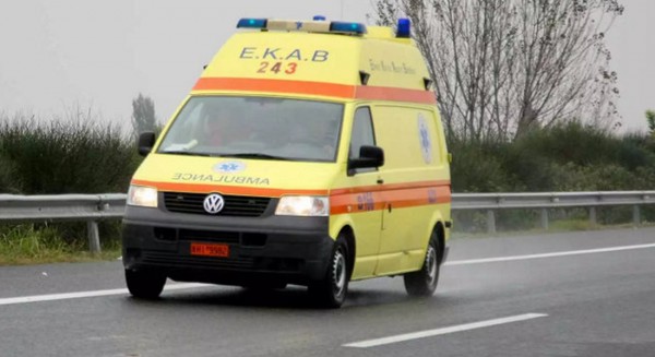 Ζευγάρι έπεσε στο κενό από τον 3ο όροφο πολυκατοικίας και αυτοκτόνησε