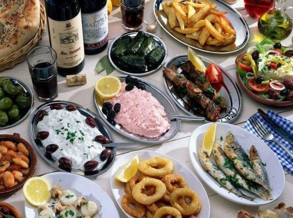 ΚΑΘΑΡΗ ΔΕΥΤΕΡΑ: Πόσες θερμίδες περιέχει το Σαρακοστιανό τραπέζι