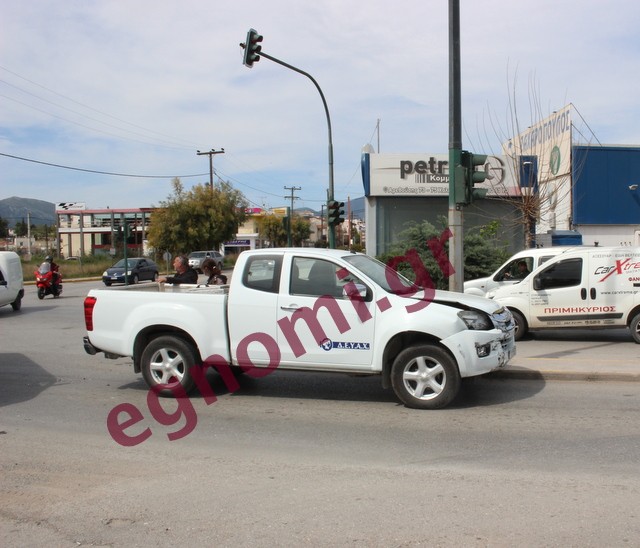 ΧΑΛΚΙΔΑ: Όχημα της ΔΕΥΑΧ ενεπλάκη σε τροχαίο