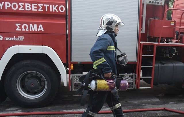 ΕΥΒΟΙΑ: Άρπαξε φωτιά αλιευτικό σκάφος στα Σκορπονέρια