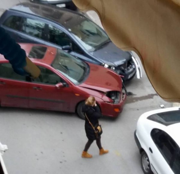 Γερό τρακάρισμα στη συμβολή των οδών Κακαρά και Βώκου στη Χαλκίδα