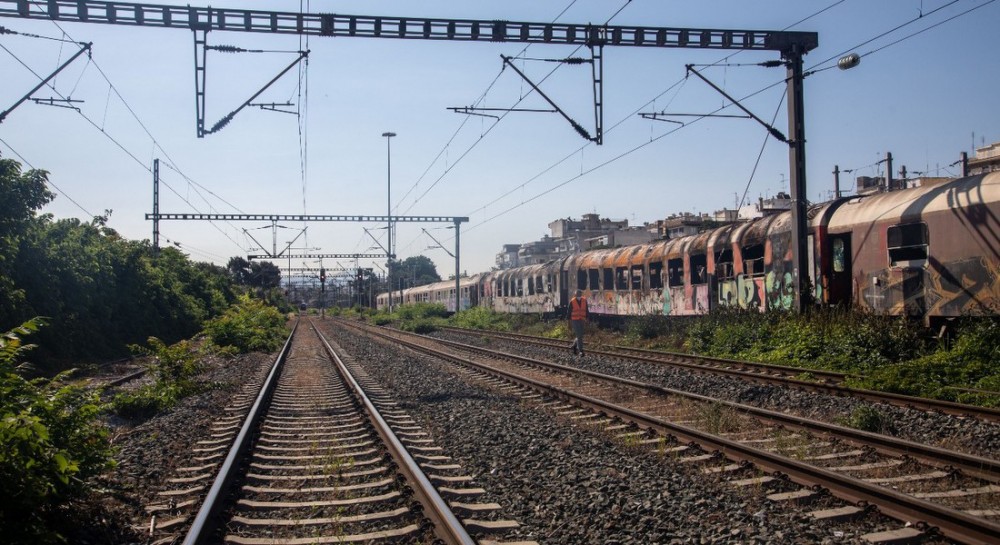 Τρένο με κατεύθυνση προς Λάρισα κινήθηκε για αρκετά χιλιόμετρα σε λάθος γραμμή (VIDEO)