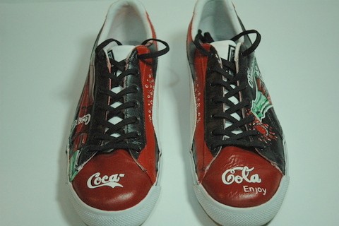 Coca-Cola και σε παπούτσια