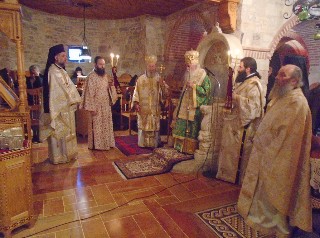 Δύο Μητροπολίτες ευχήθηκαν στον π. Πολύκαρπο