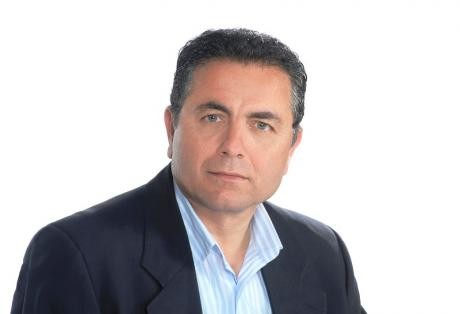 Βουλευτής ...Διαιτητής στη Φίλωνος