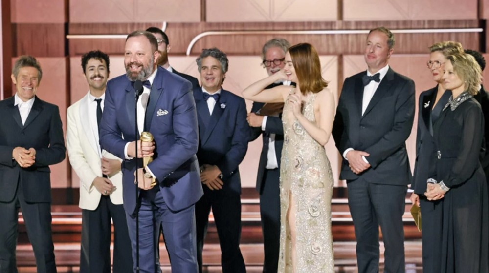 ΓΙΩΡΓΟΣ ΛΑΝΘΙΜΟΣ - ΧΡΥΣΕΣ ΣΦΑΙΡΕΣ: Καλύτερη κομεντί η ταινία Poor Things του Ελληνα σκηνοθέτη