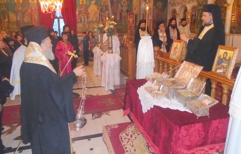 Πανηγυρικό κλίμα στον ιερό ναό Ευβοέων Αγίων στην Έξω Παναγίτσα