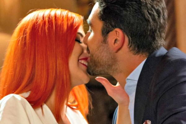 THE BACHELOR: Ο Ολυμπιακός Βασιλάκος ...κοντραρίστηκε με τον ΠΑΟΚτσή πατέρα της Νικόλ (VIDEO)