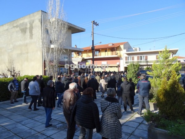ΑΓΡΙΟΔΗΜΟΣ ΚΗΔΕΙΑ: Συγγενείς και φίλοι συνόδευσαν τον Γιάννη στην τελευταία του κατοικία