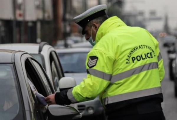 Σχέδιο για χρονικό περιορισμό μετακινήσεων μελετά η κυβέρνηση