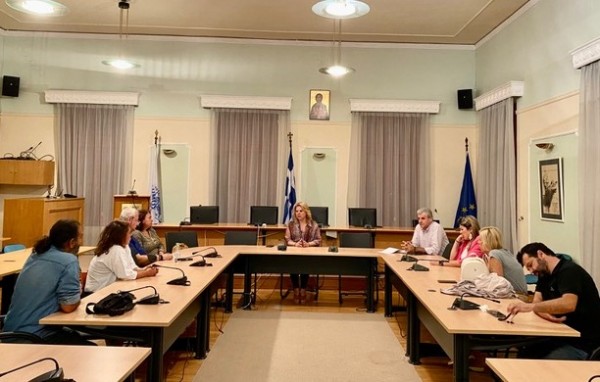 ΑΡΤΑΚΗ: Μπαίνουν προκάτ αίθουσες μέχρι να επισκευαστεί η ζημιά στην οροφή του 1ου Δημοτικού Σχολείου