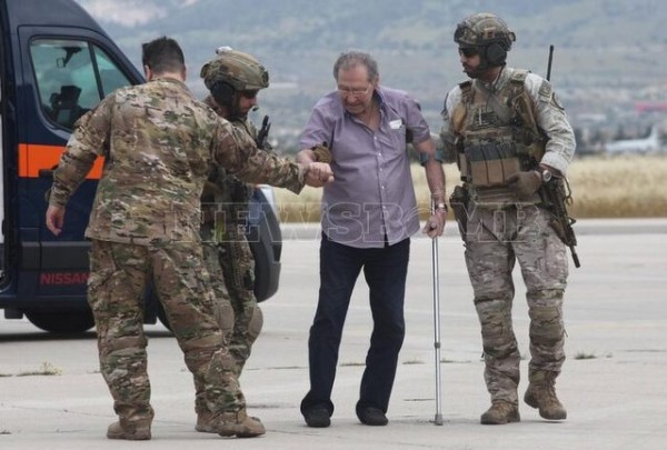 Προσγειώθηκαν στην Ελευσίνα οι πρώτοι Έλληνες από το Σουδάν