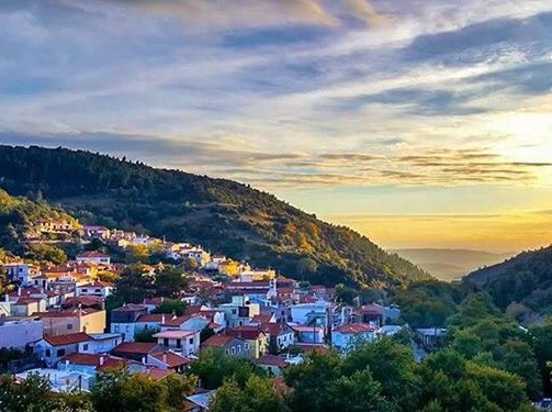 ΣΤΕΝΗ - ΚΑΜΠΙΑ - ΠΑΡΑΛΙΑ ΜΕΤΟΧΙ: Η μικρή Αράχωβα της Εύβοιας που μας ...τρελαίνει και το καλοκαίρι!