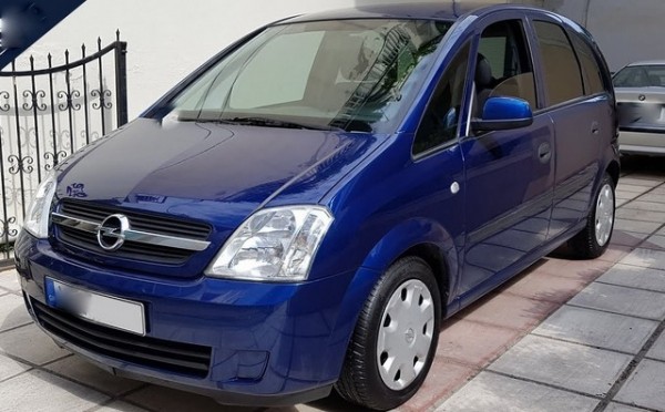 ΑΜΑΡΥΝΘΟΣ ΕΥΒΟΙΑΣ: Έκλεψαν αυτοκίνητο μάρκας Opel Meriva