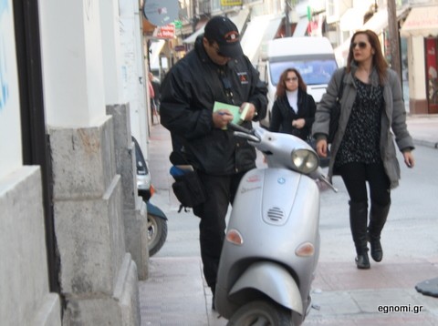 Την ... τσίμπησε την κλήση ο βεσπάκιας