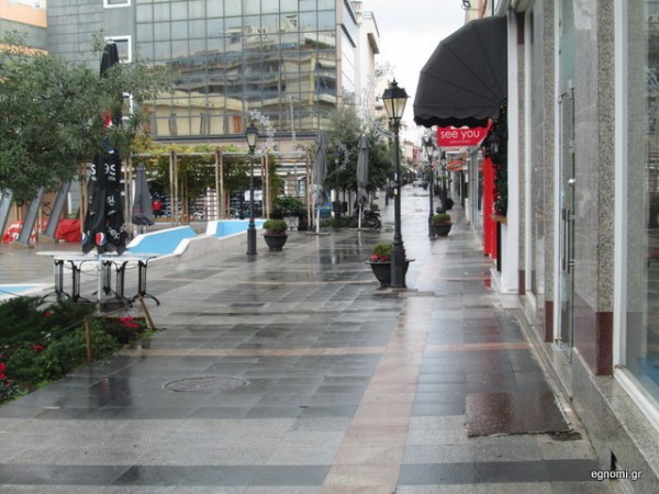 ΧΑΛΚΙΔΑ: Ελάχιστα καταστήματα άνοιξαν για click away την Κυριακή