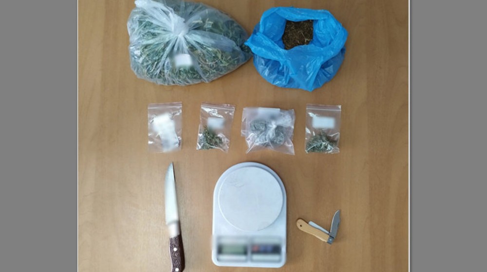 ΣΤΕΡΕΑ ΕΛΛΑΔΑ: Συνελήφθη άτομο με ναρκωτικά, μαχαίρια και ζυγαριά ακριβείας