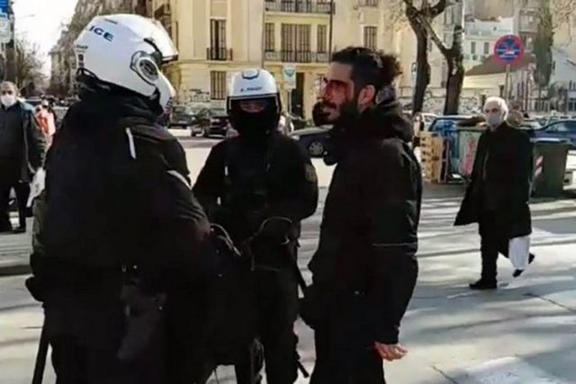 Υποψήφιος διδάκτορας κατήγγειλε ότι τον ξυλοκόπησαν αστυνομικοί (VIDEO)